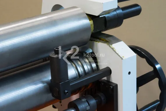 Электромеханический вальцовочный станок Stalex ESR-1300x4.5