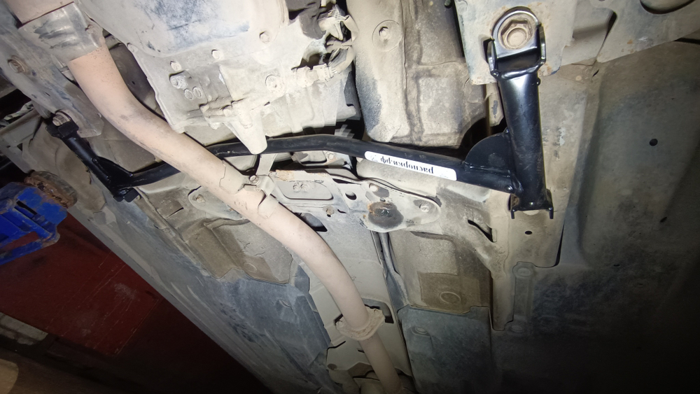 Распорка передняя нижняя Subaru Outback 5 (BS), Subaru Legacy 6 (BN, BS) (ПОД ЗАКАЗ)