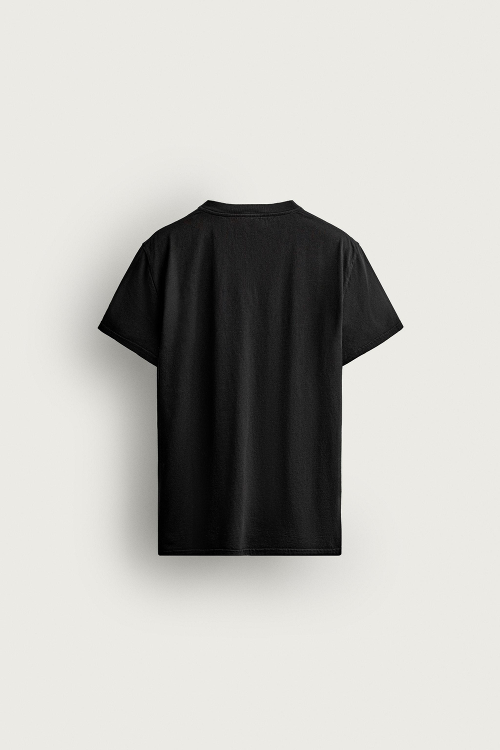 ФУТБОЛКА RELAXED FIT С V-ОБРАЗНЫМ ВЫРЕЗОМ — ZARA