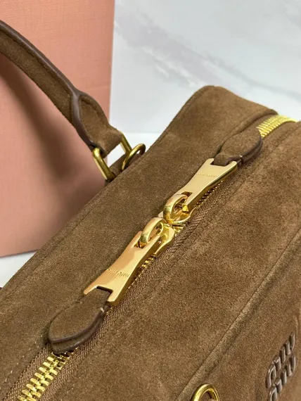 Замшевая сумка MIU MIU Arcadie matelasse, коричневый