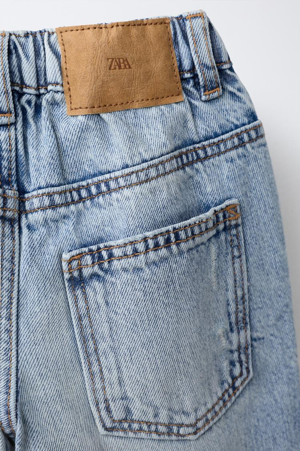 ZARA ДЖИНСЫ ПРЯМОГО КРОЯ С РАЗРЕЗАМИ, ВЫЦВЕТШИЙ СИНИЙ