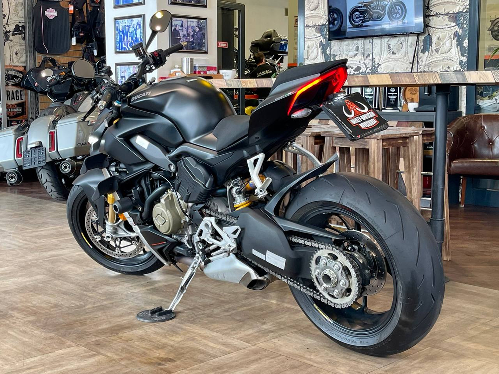 Ducati Streetfighter V4 S, 2022