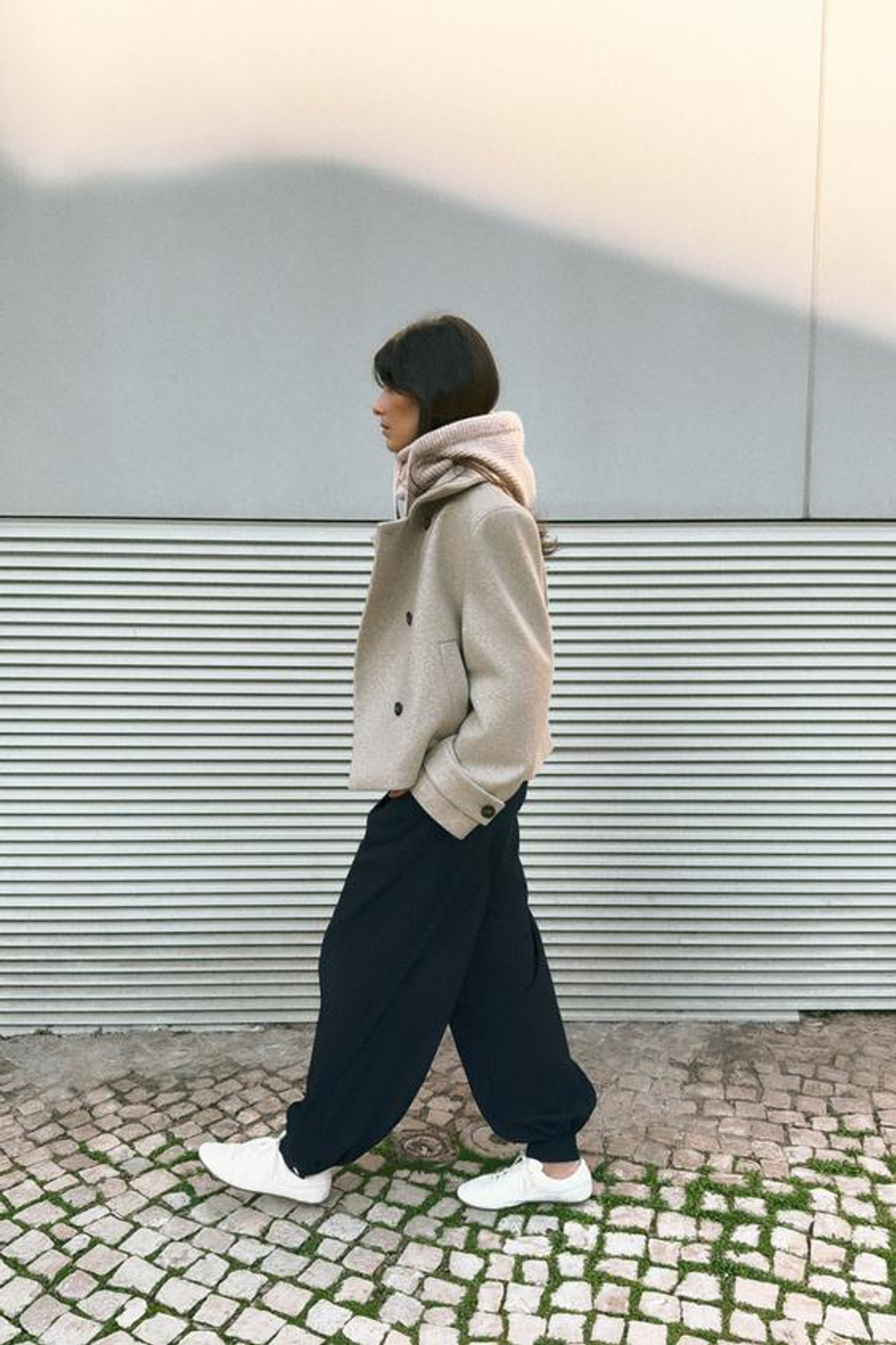 Короткий пальто с высоким воротником - ZARA