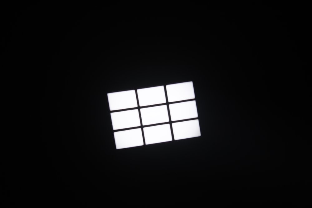 Quatro blade LE1000 BSWF IP66 — гибридная вращающаяся голова BSWF 4 в 1 с LED-источником 1000 Вт, CMY и зумом 4°–50°