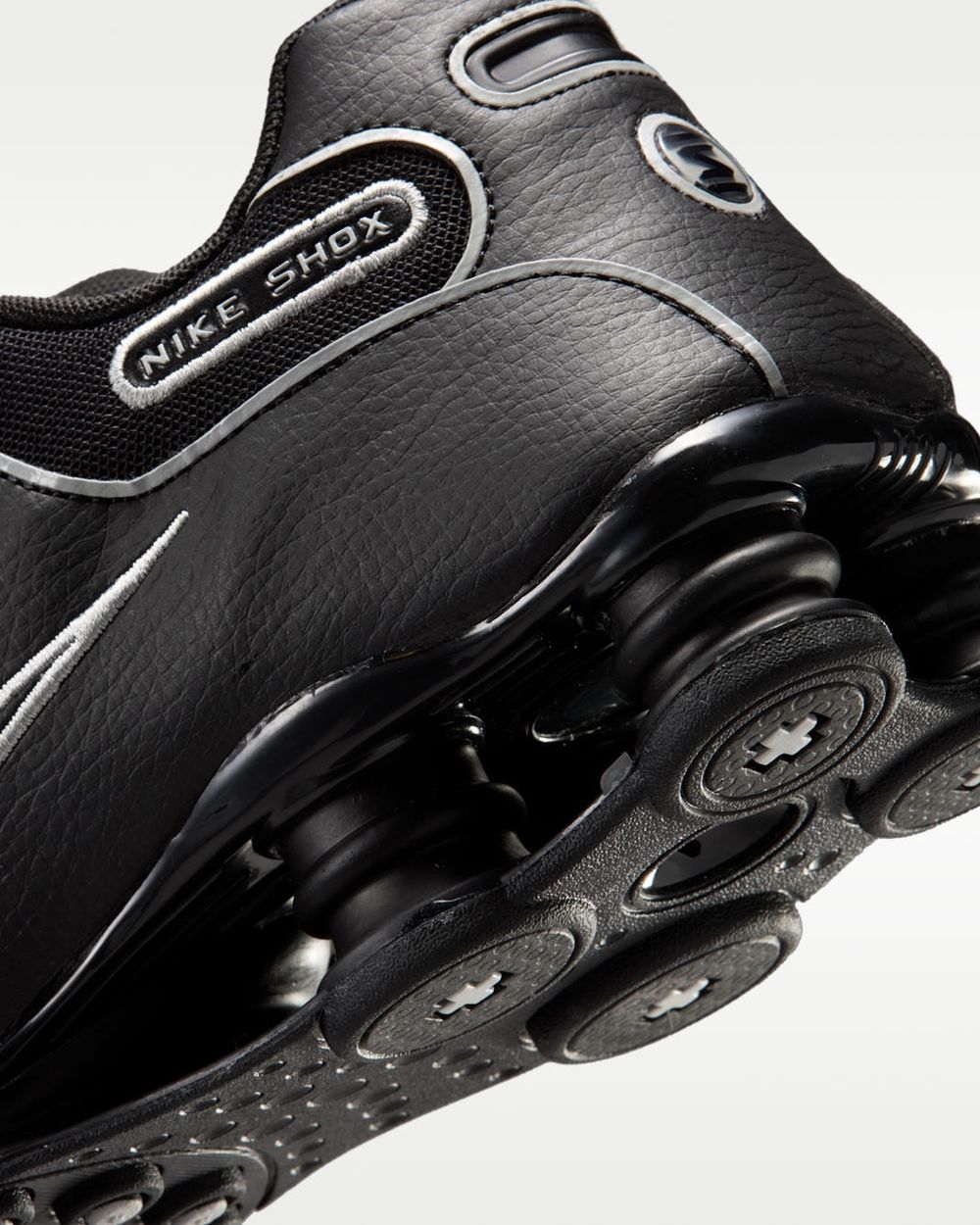 Кроссовки мужские NIKE NIKE SHOX NZ