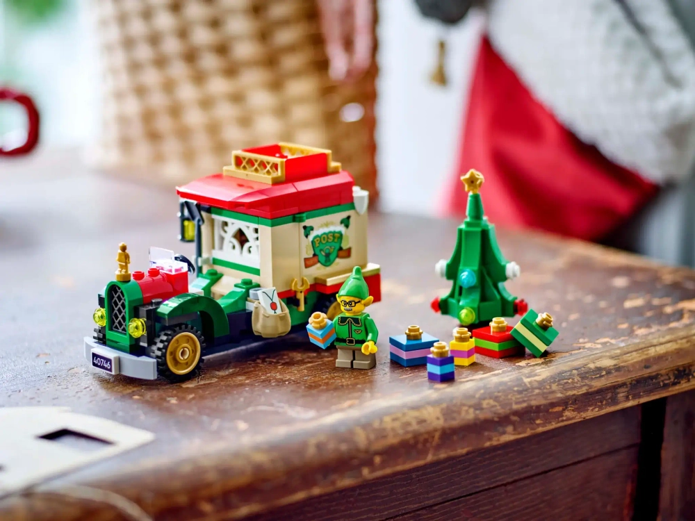 Конструктор LEGO Christmas 40746 Грузовик доставки Санты