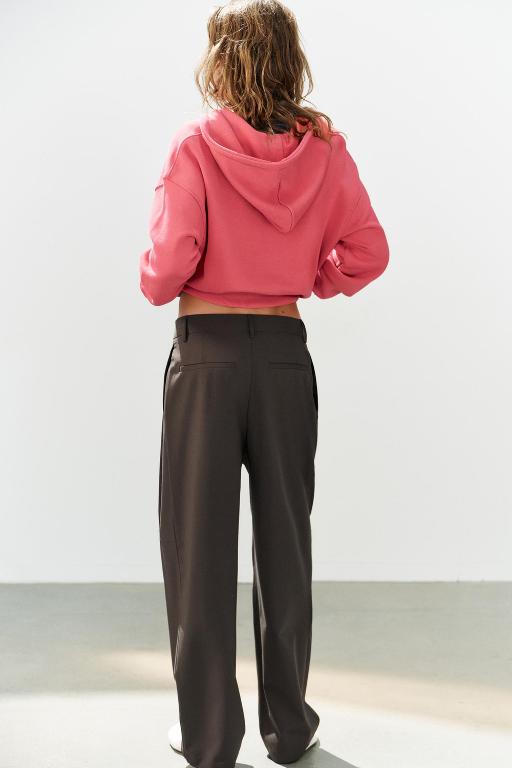 ZARA БРЮКИ СО СКЛАДКАМИ, СВИНЦОВЫЙ
