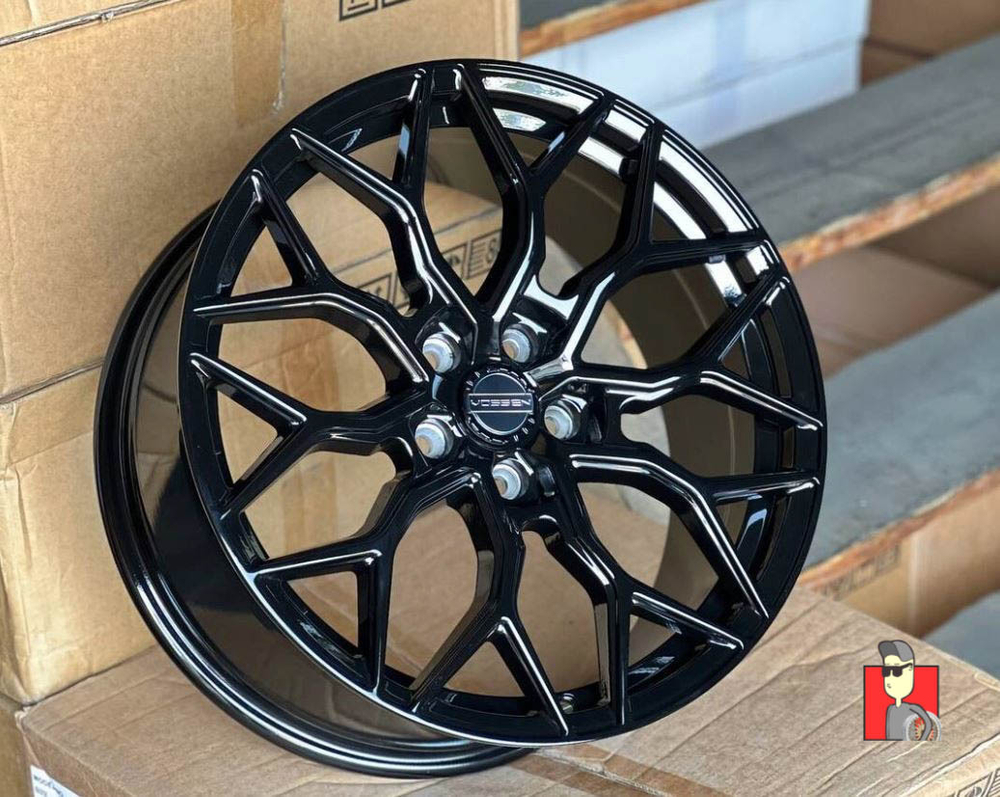 Комплект дисков Vossen HF-2 18x8 et35 5x105