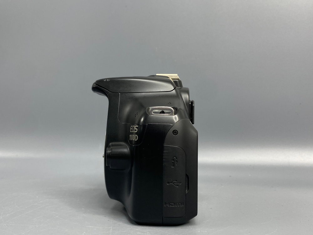Canon EOS 1100D Kit 18-55mm 17.500 кадров микроцарапина