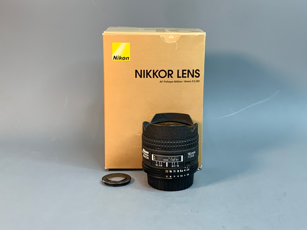 Nikon 16mm f/2.8D AF Fisheye-Nikkor