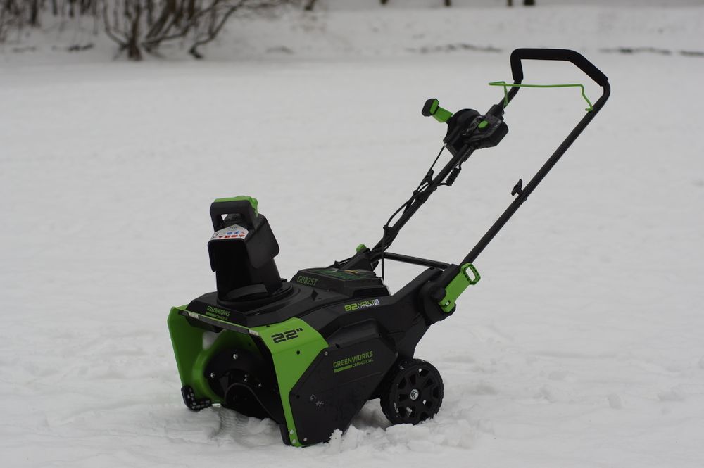 Аккумуляторный снегоуборщик Greenworks GD82ST, 2602507,82v, 56 см, без АКБ и ЗУ