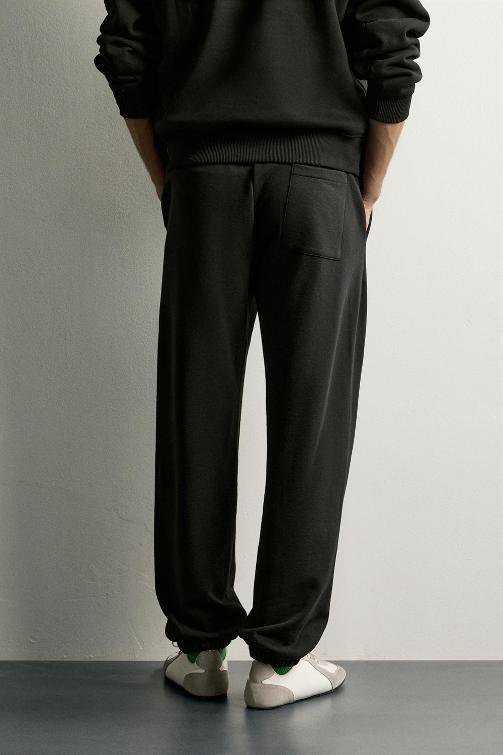 БАЗОВЫЕ СПОРТИВНЫЕ БРЮКИ — ZARA