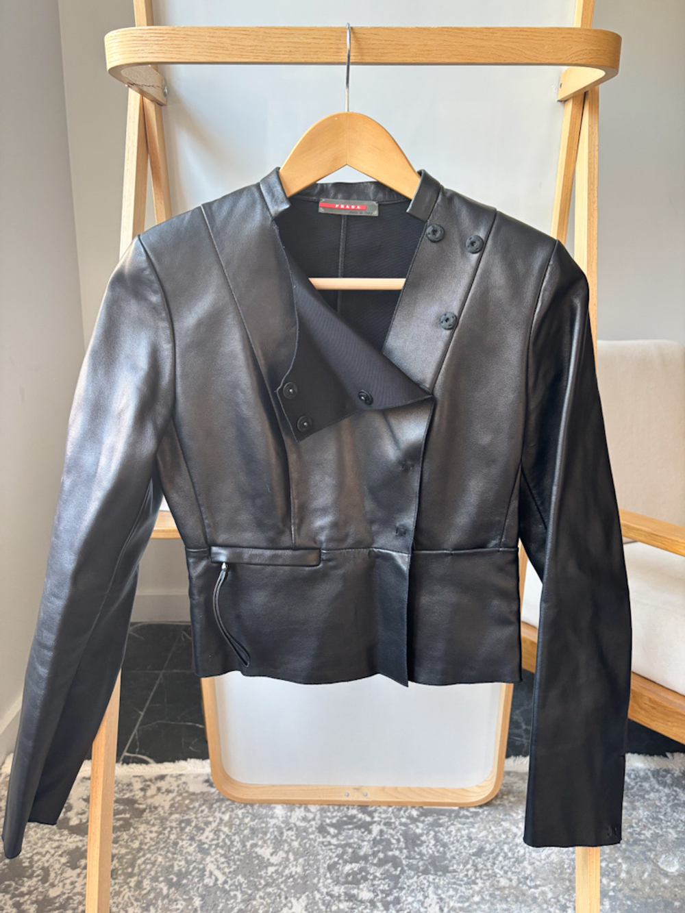 Кожаный жакет Prada, XS