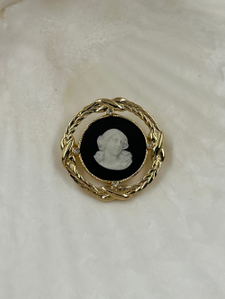 Брошь Wedgwood