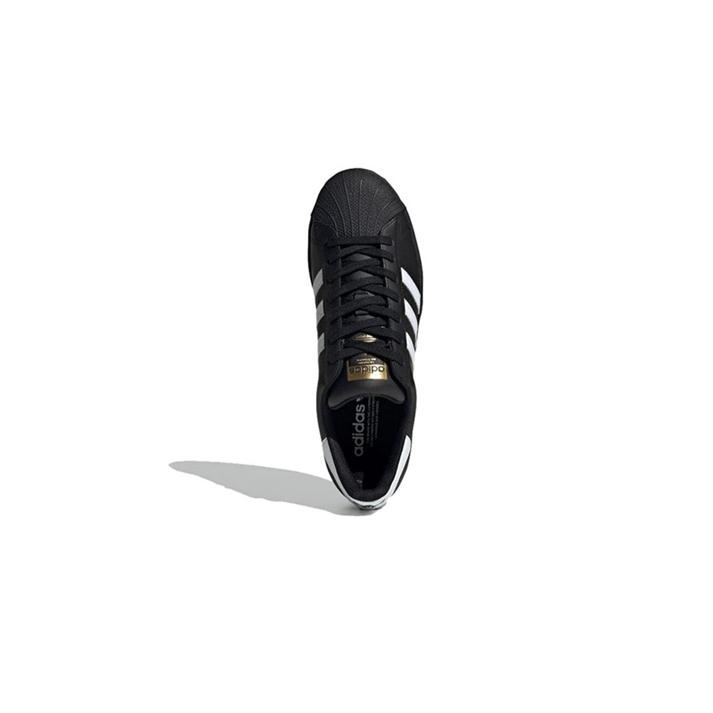 alt="Кроссовки adidas Superstar арт. EG4959 черно-белая расцветка с культовым ракушечным носком вид спереди"