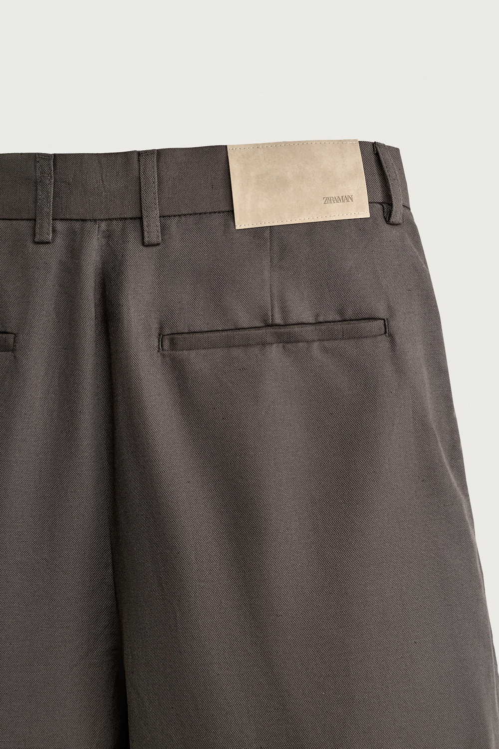 БРЮКИ ЧИНОС ИЗ ХЛОПКА И ЛЬНА СО СКЛАДКАМИ — ZARA