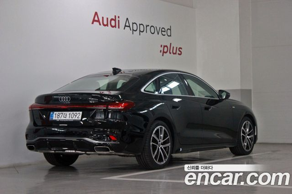Audi A5 40 TFSI Quattro S Line — 2025