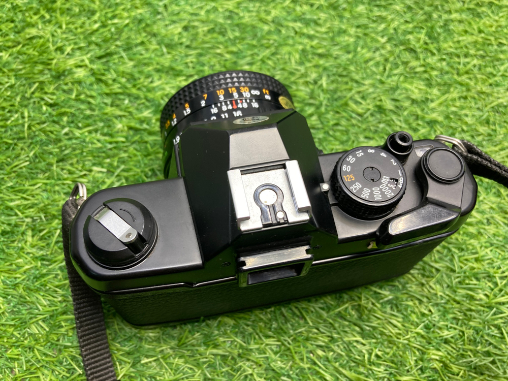 Yashica FX3 Super 2000 + Yashica ML 50mm 1.9