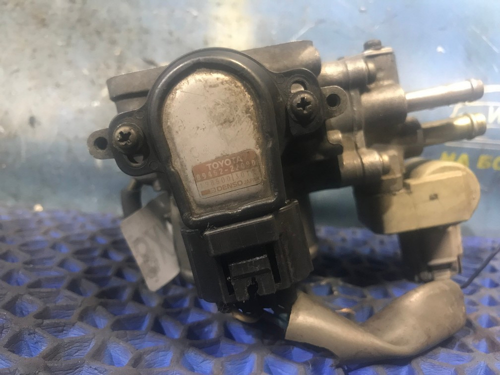 Дроссельная заслонка TOYOTA RAV4 1995