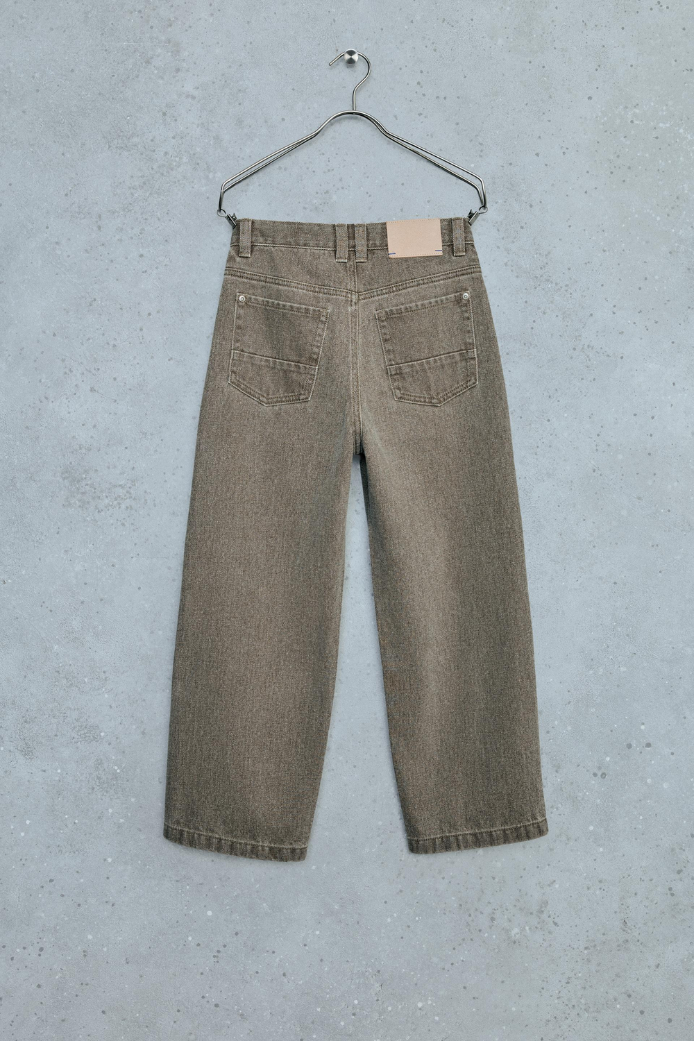 ZARA STORIESZ — ДЖИНСЫ СВОБОДНОГО КРОЯ ИЗ РЕЛЬЕФНОЙ ТКАНИ, ХАКИ