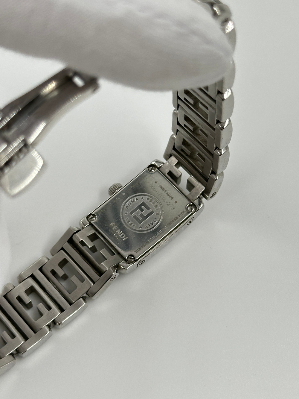 Часы Fendi
