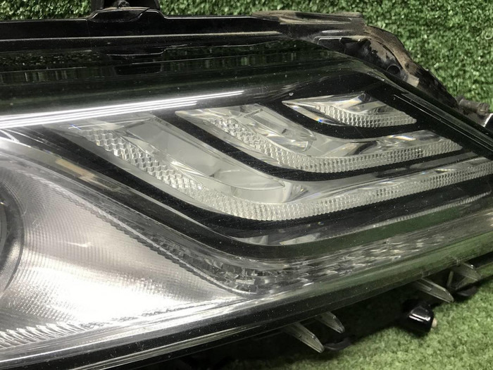 Фара правая Toyota Camry xv70 (20-нв) LED