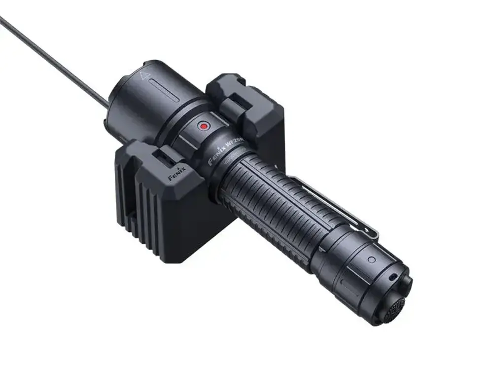 Фонарь ручной сверхмощный FENIX WF26R