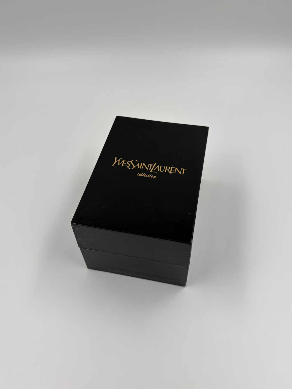 Часы Yves Saint Laurent