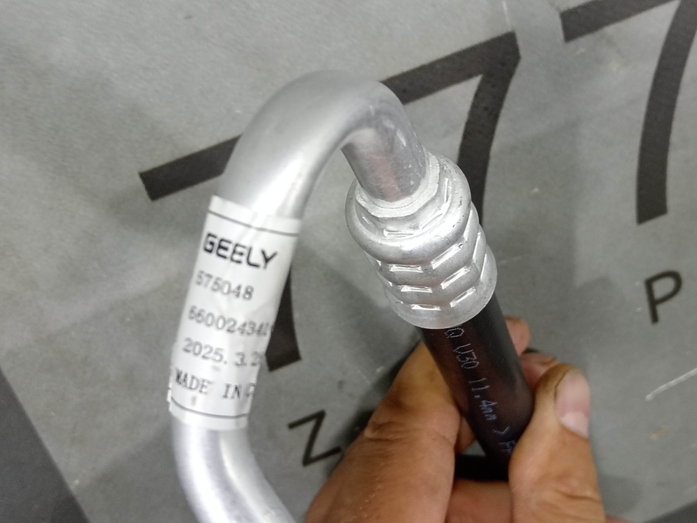 Трубка кондиционера Geely Atlas 2, Preface 23-нв Б/У Оригинал 6600243416