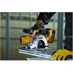 Циркулярная пила (дисковая) DeWalt DCS373N 460Вт (ручная) D диска.:140мм