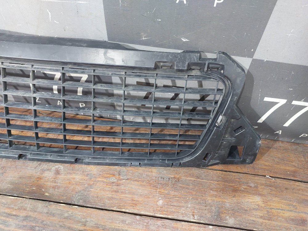 Решетка переднего бампера Renault Duster 1 10-15 Б/У Оригинал 622545914R