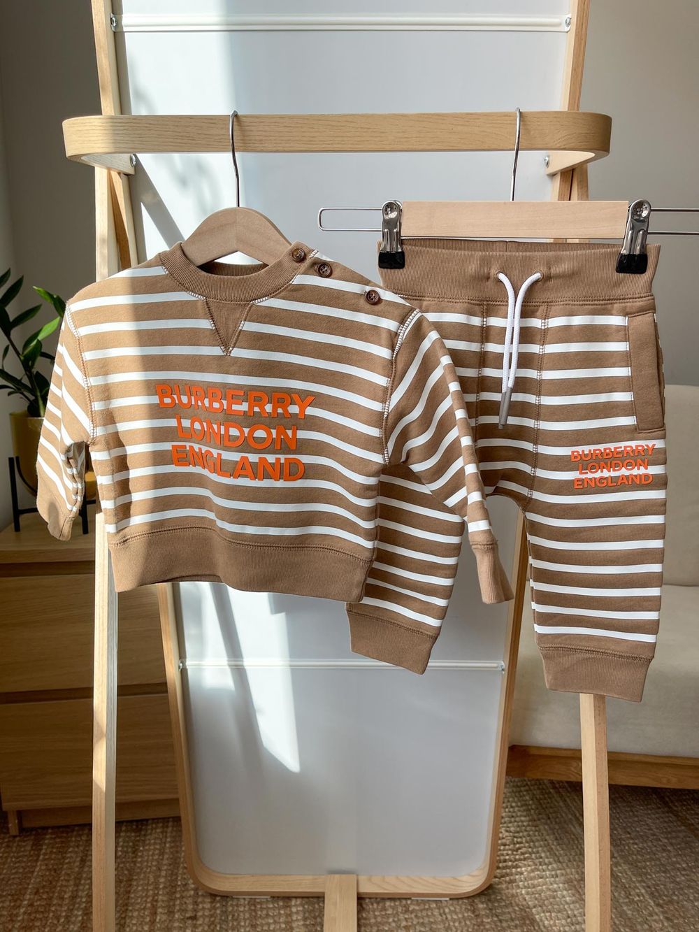 Костюм Burberry, 80