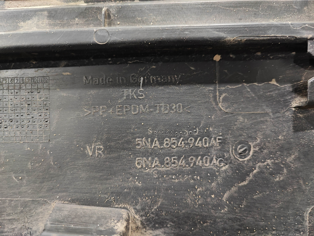 Накладка двери передней правой Volkswagen Tiguan 2 16-нв Б/У Оригинал 5NA854940AG