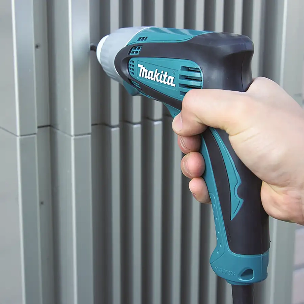 Сетевой ударный винтовёрт Makita TD0100