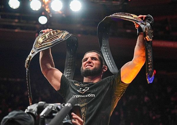 Официально: Ислам Махачев проведёт защиту титула против Иана Гарри на UFC 330 Официально: Ислам Махачев проведёт защиту титула против Иана Гарри на UFC 330