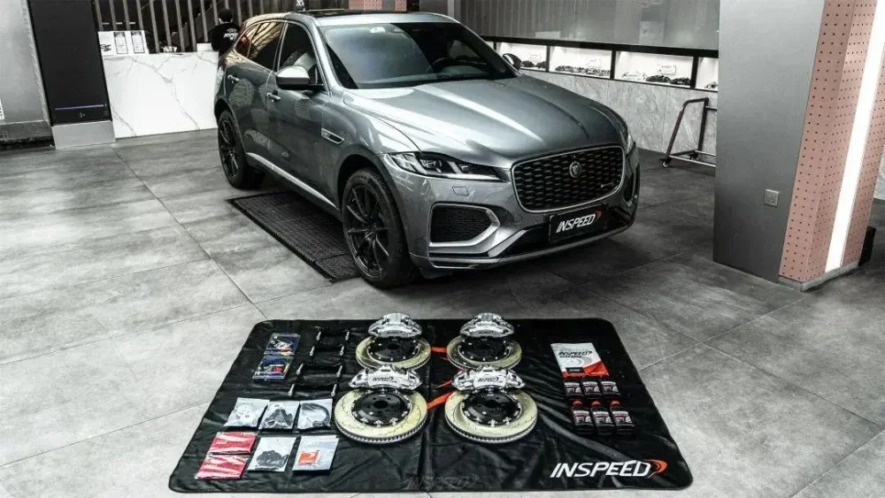 Усиленная тормозная система Jaguar F-Pace X761 Рестайлинг 2020+ Тормоза Суппорт Тормозные диски Колодки