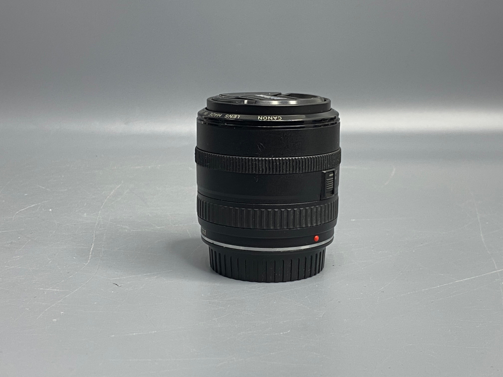 Canon EF 35–70 mm f/3.5–4. Внутри объектива грибок