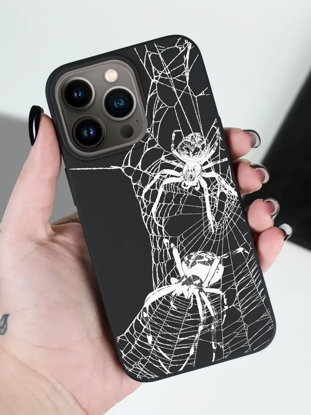 Чехол на iPhone 15 Pro с принтом