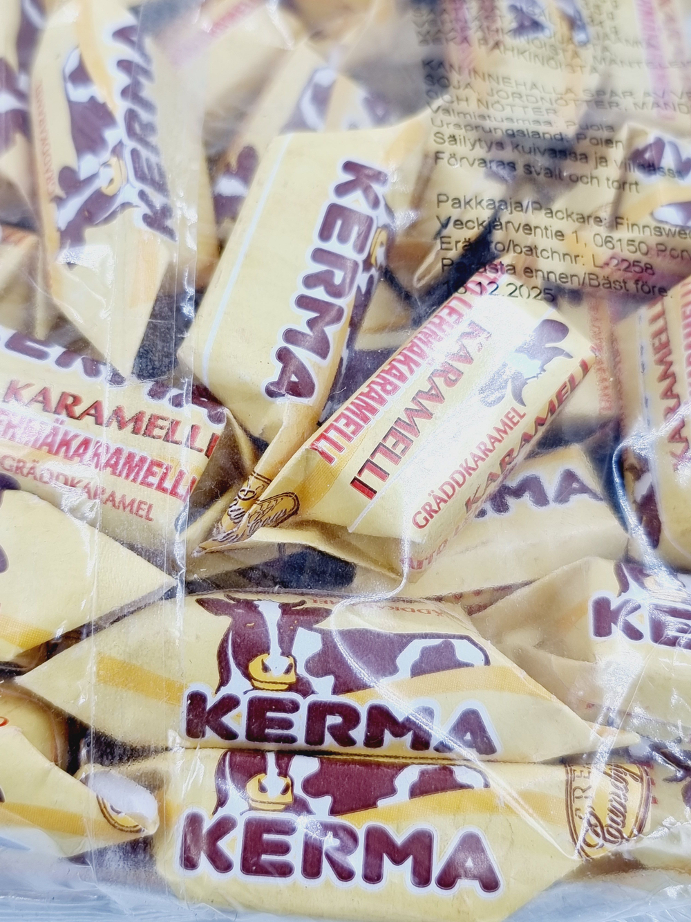 Конфеты Коровка молочная карамель KERMAKARAMELLI 1000 г (из Финляндии).