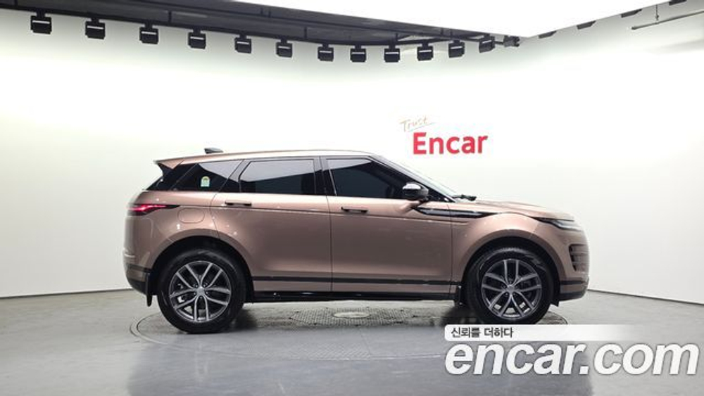 Land Rover Range Rover Evoque P250 Dynamic SE — 2026