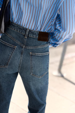 ZARA ДЖИНСЫ Z1975 MOM FIT СО СТРЕЛКАМИ И ВЫСОКОЙ ПОСАДКОЙ, СИНИЙ