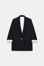 Блейзер с изогнутыми рукавами и узорчатыми манжетами - ZARA