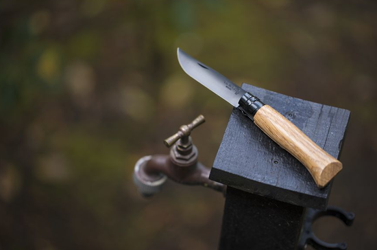 Складной нож Opinel N°08 Black Oak 002172 c клинком из стали Sandvik™ 12С27, рукоять дерево (Дуб)