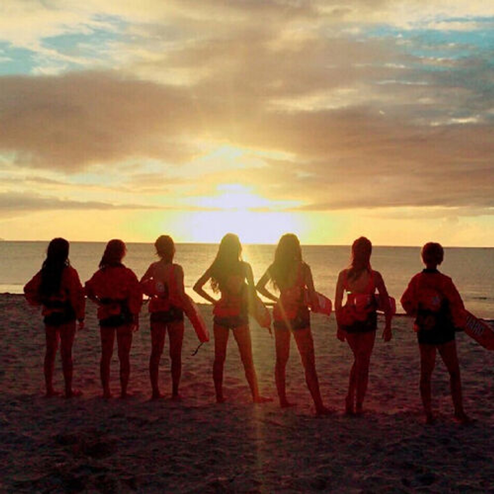 Альбом AOA - GOOD LUCK 4th Mini Album WEEKEND Version