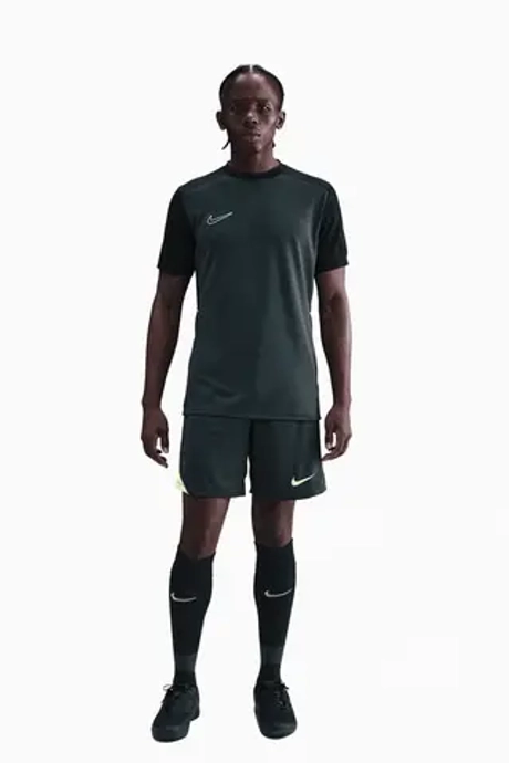 Шорты Nike Dri-FIT Strike - зеленый