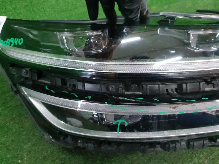 Фара правая Genesis GV70 (2020-н.в.) LED