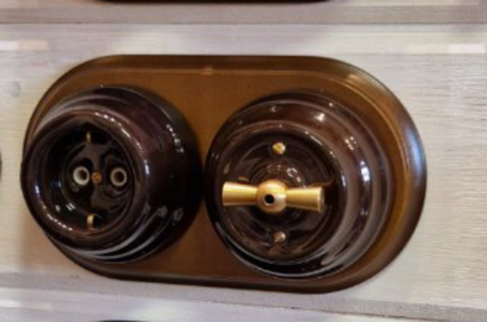 Ретро выключатель керамический Астория, коричневый, INTERIOR ELECTRIC ВПКАС.1/2.05 / 1 и 2 группы света
