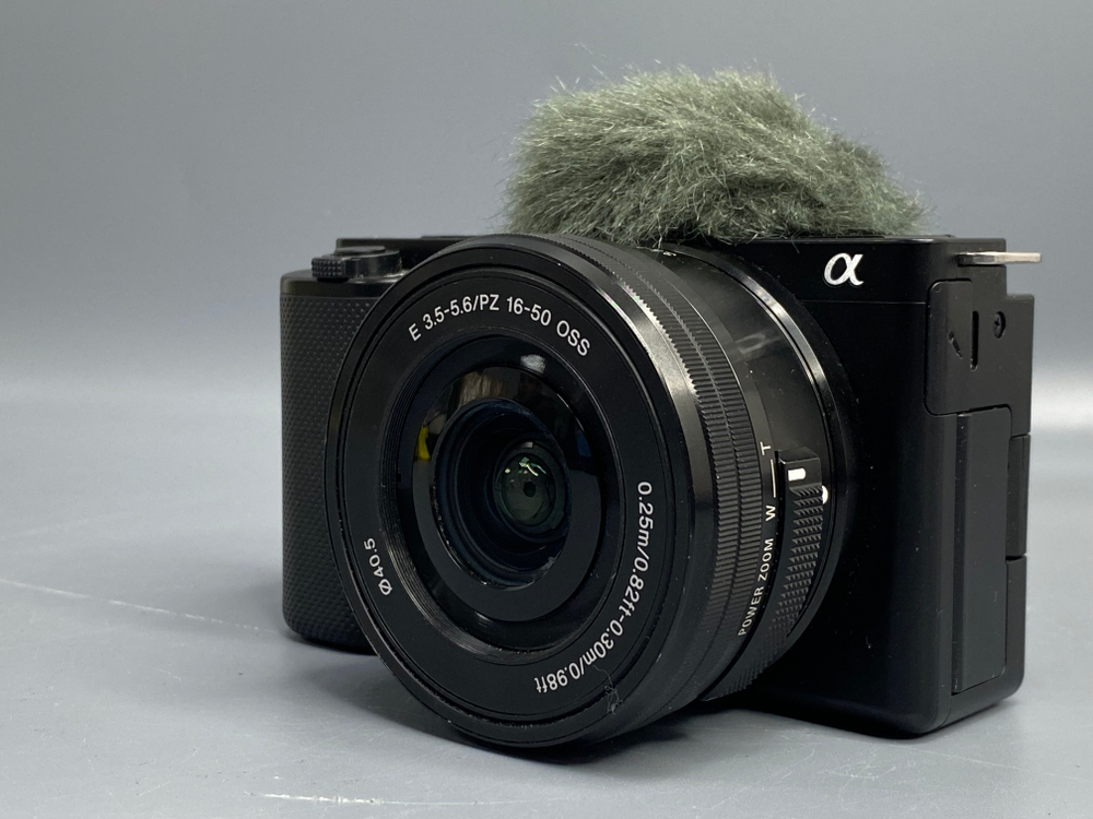 Sony ZV-E10 Kit 16–50mm f/3.5–5.6 OSS — 11 000 кадров