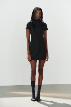ZARA МИНИ-ПЛАТЬЕ С КОРОТКИМИ РУКАВАМИ, ЧЕРНЫЙ