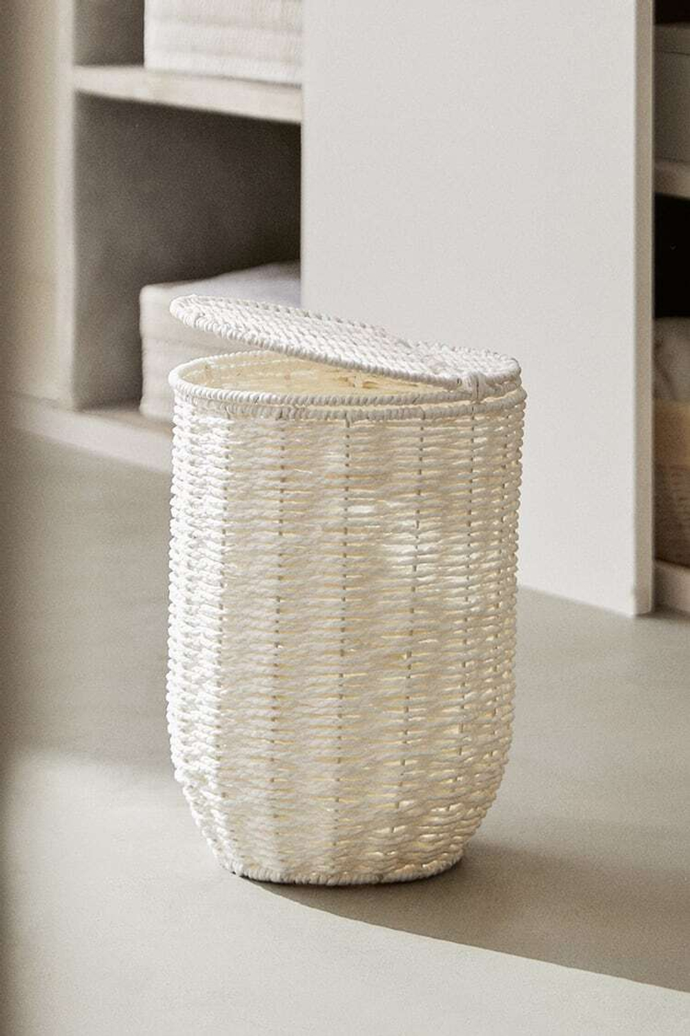 ZARA HOME КОРЗИНА ДЛЯ МУСОРА СО СЪЕМНОЙ КРЫШКОЙ, БЕЛЫЙ